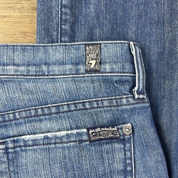 7 for All Mankind Women’s Bootcut Jeans, embellished back pockets, size 28 - Picture 13 of 15